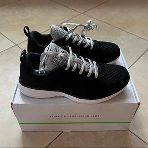 APL Techloom Pro in Black Metallic Silver White Size 7.5